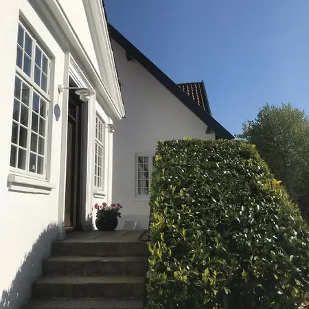 Lehnshoj Bed & Breakfast 3*